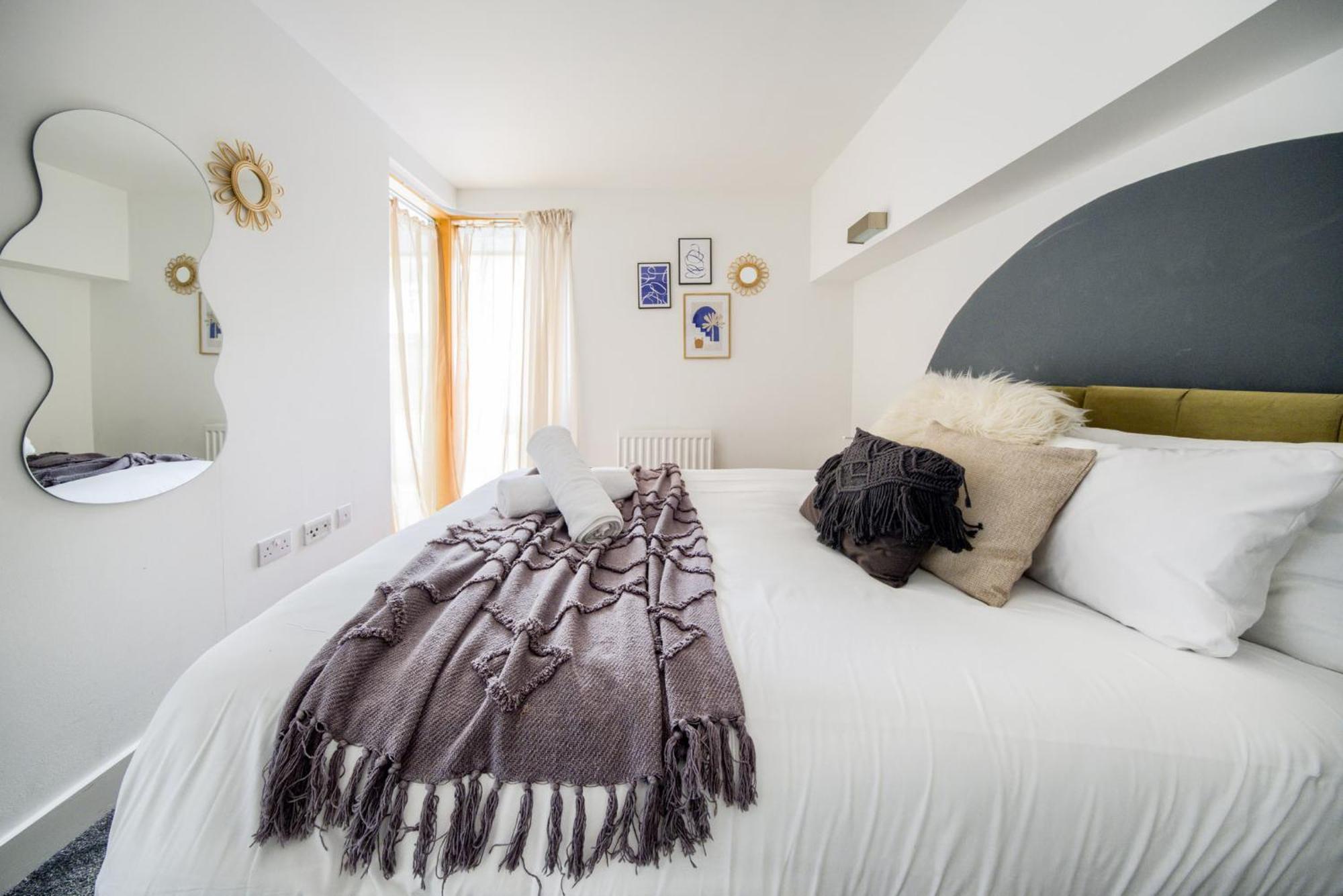 Coventry Large 4-Bed Townhouse By Empower Homes Exterior foto