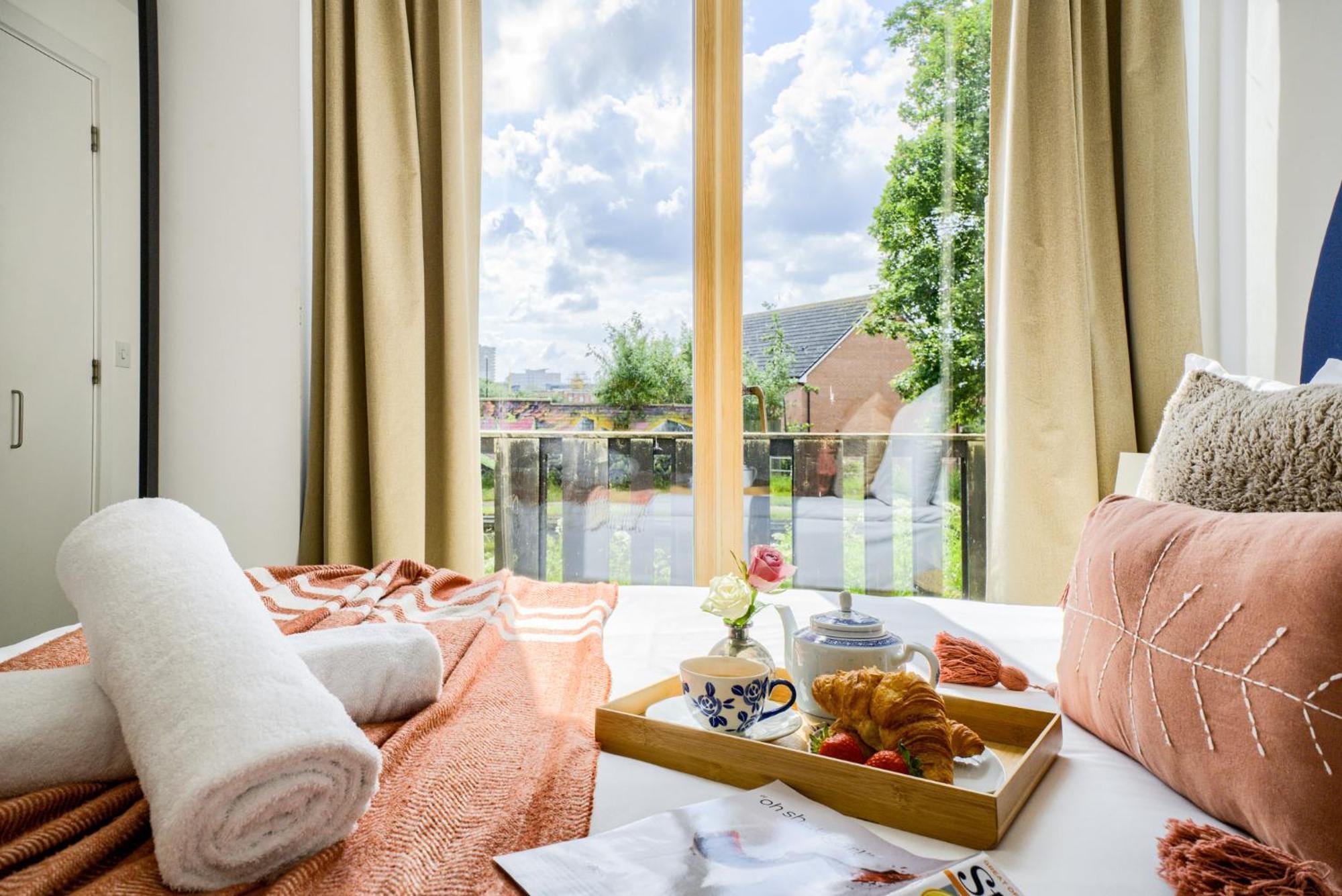 Coventry Large 4-Bed Townhouse By Empower Homes Exterior foto