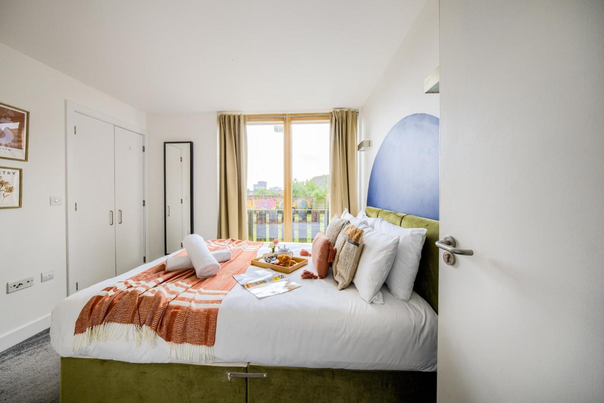 Coventry Large 4-Bed Townhouse By Empower Homes Exterior foto