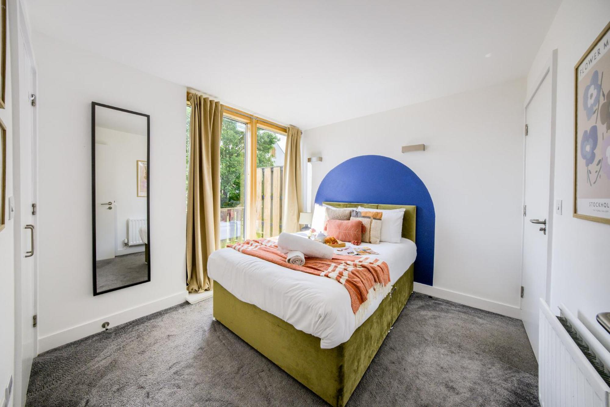 Coventry Large 4-Bed Townhouse By Empower Homes Exterior foto